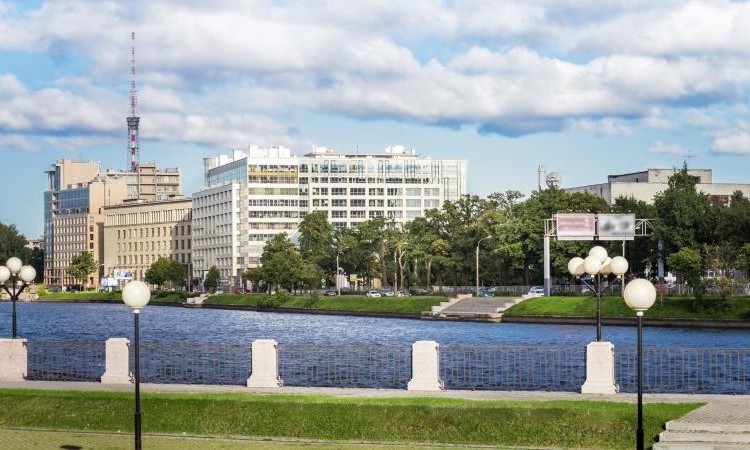 Дом на улице Грота
