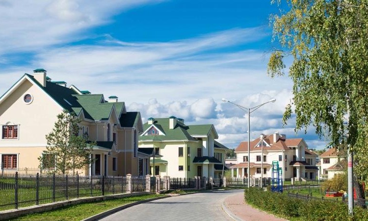 Крона (Krona Village)